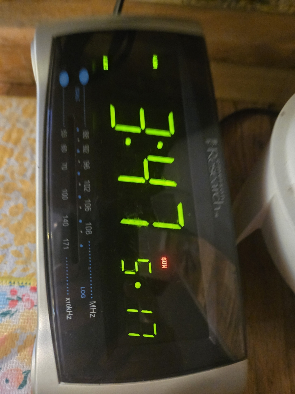Emerson Research SmartSet Dual Alarm Clock AM/FM Radio Tested + Working
